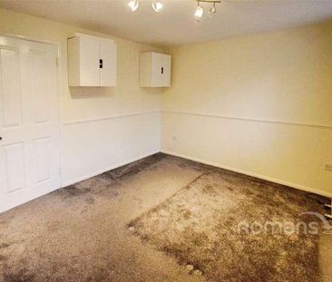 Walpole Road, Slough, Berkshire, SL1 - Photo 1