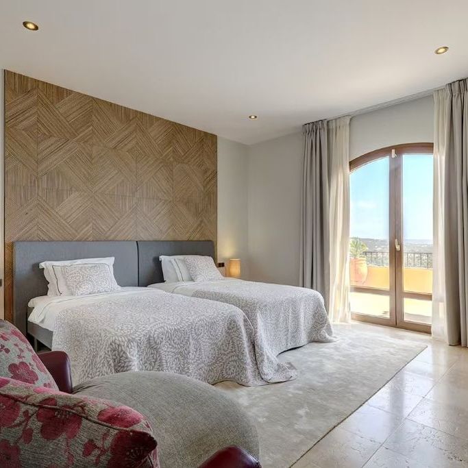 Luxury Villa for rent in Sotogrande, Spain - Photo 1