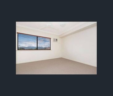 UNFURNISHED Sky Villa! 2 Bed, 2 Bath + Study / City Waters Cairns - Photo 1