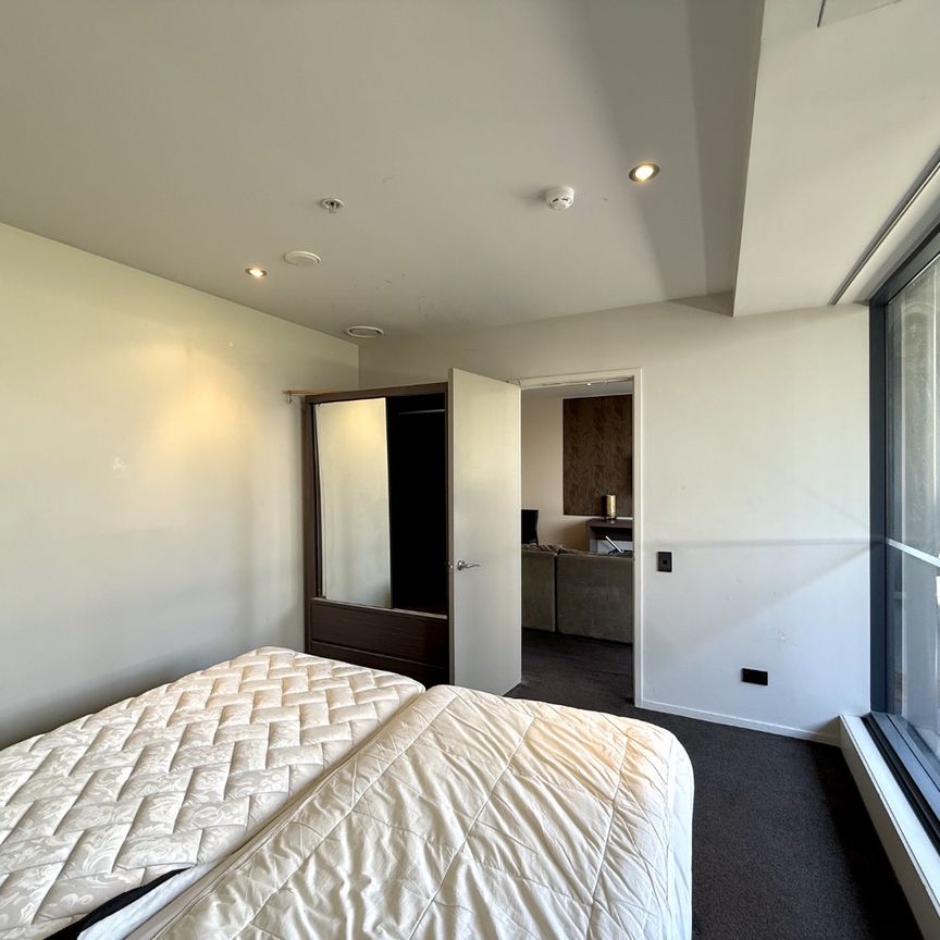 Spacious 2 bedrooms Furnished Apartment - Photo 1