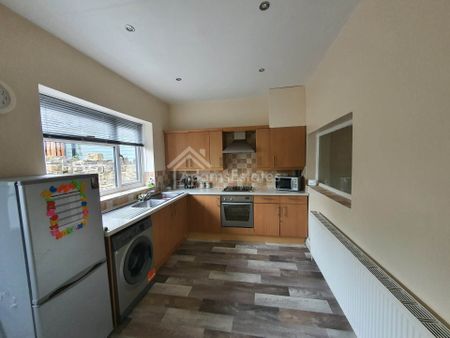 Hall Road, Thornhill, Lees - Photo 5