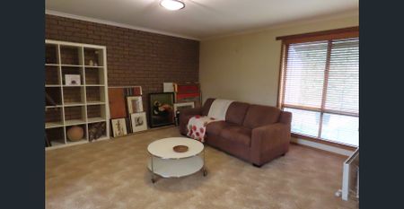 2 Bedroom unit situated in the West End. - Photo 3