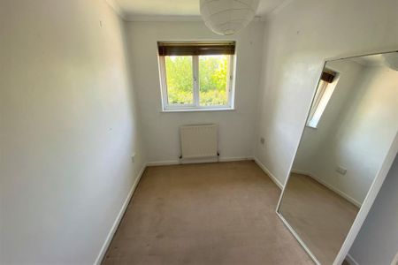 3 bedroom semi-detached house to rent - Photo 3