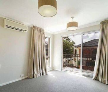 Stylish Highgate Townhouse - Photo 4