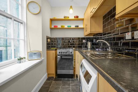 flat 2, 60 Candlemaker Row, Edinburgh, UK, Edinburgh - Photo 2