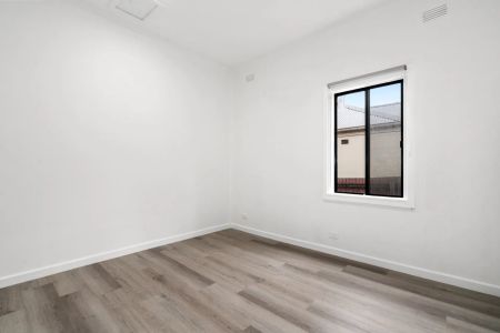 Classic Charm - Photo 2