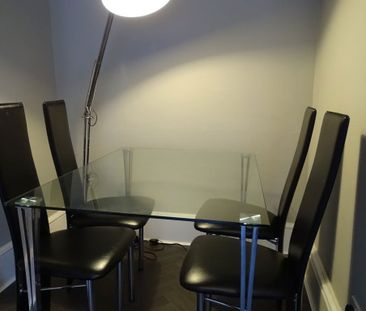 1 Bed Flat - Photo 2
