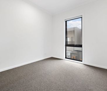 Lovely Home in the Alamanda Estate - Photo 5