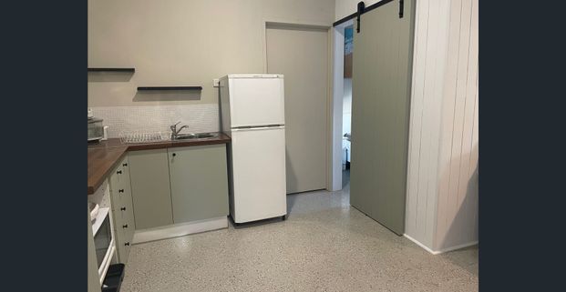 Furnished 1 Bedroom self contained single level Granny Flat - Photo 1