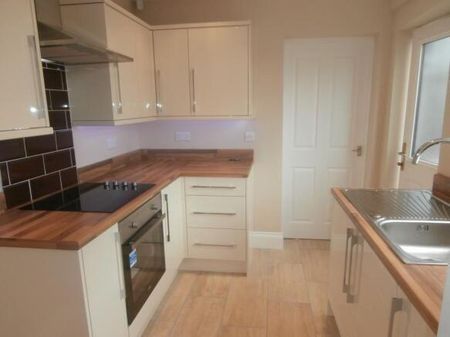 3 bedroom terraced house to rent - Photo 4