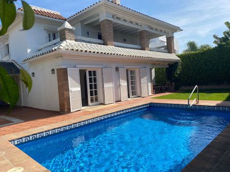 6 bedroom luxury Villa for rent in Puerto Banus, Spain - Photo 3