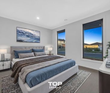 Modern Family Comfort in the Heart of Clyde - Photo 2