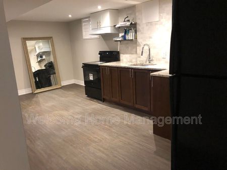 $1,795 / 2 br / 1 ba / - Photo 3