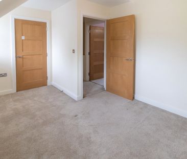 4 bedroom house to rent Century Way, Beckenham, BR3 - Photo 2