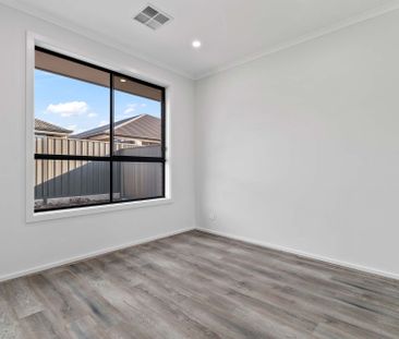 Brand New Home in Evergrowing Suburb Riverlea Park - Photo 4