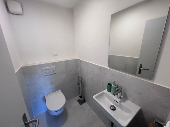 Möblierte 3.5-Zimmerwohnung mit Seeblick im Zentrum von Zug - Photo 1