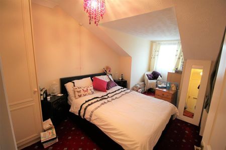 Brookside Road, Gatley, Cheadle, SK8 4BG - Photo 5