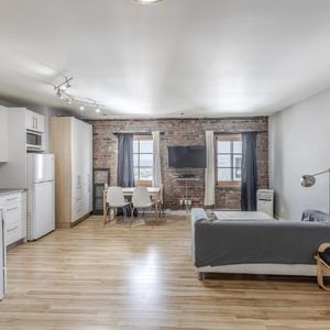 Loft entièrement meublé à louer Vieux-Québec juillet 2026 - Photo 2