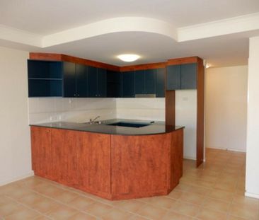 212/107 Canberra Avenue, Griffith ACT, Belconnen - Photo 3