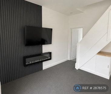 3 bedroom terraced house to rent - Photo 3