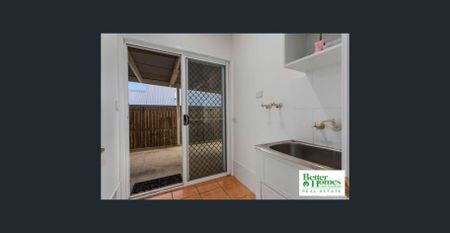 Bright, Spacious & Conveniently Located 3 Bedroom Home - Photo 5