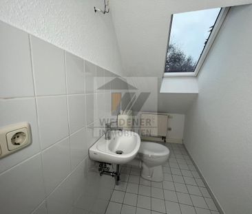 Gemütliche 3 Raum DG Wohnung mit Garten am Haus - unterhalb der Ost... - Photo 4