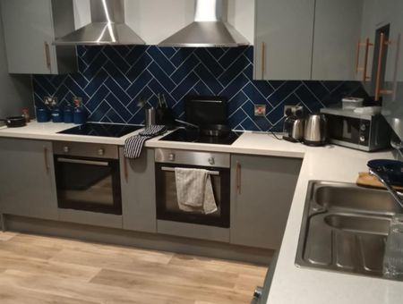 Room 1, 141 Balby Road, Doncaster - Photo 3