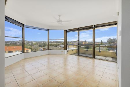 Stunning Ocean Views Over Flynns Beach - Photo 2