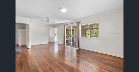 Neat 2-Bed Gem in Blackstone - Perfect for Easy Living! - Photo 2