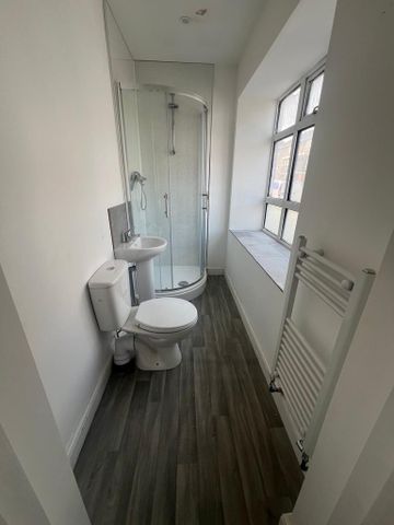 11 bedroom house share to rent - Photo 3