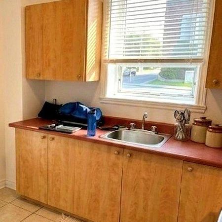 🏠 Beau 3½ lumineux à louer électros et internet inclus, semi-meublé – Limoilou, Québec - Photo 4