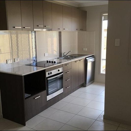 2/19 Brushbox St, Ripley, QLD 4306 - Photo 1