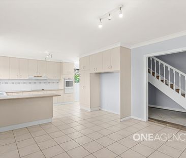 SPACIOUS FAMILY HOME IN THE HEART OF DAPTO - Photo 4