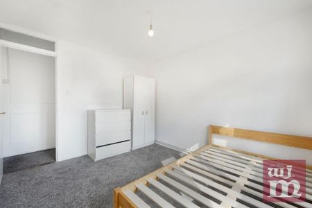 3 bedroom flat to rent - Photo 3