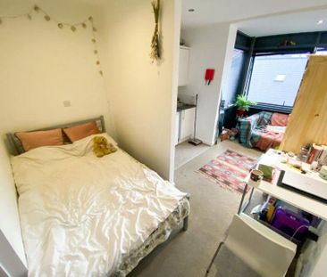 Studio to rent - Photo 6