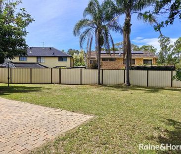 Beautifully Renovated Three Bedroom Family Home in Leumeah for Lease! - Photo 3