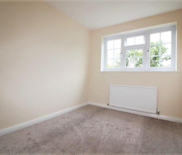 4 bedroom detached house to rent - Photo 4