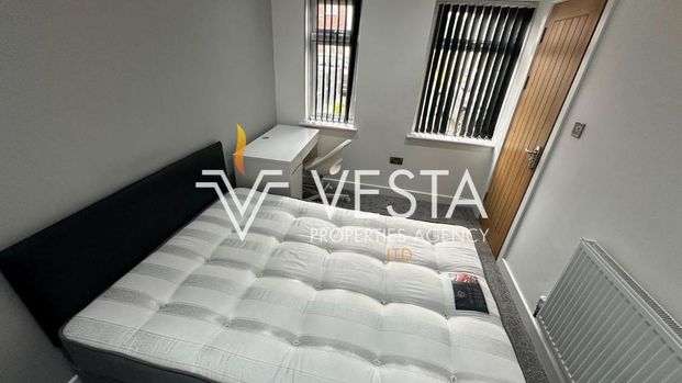 5 bedroom semi-detached house to rent - Photo 1