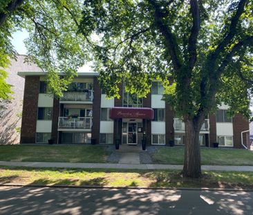 Princeton Manor - Photo 2