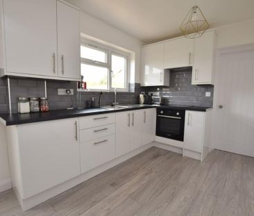 4 bedroom semi-detached house to rent - Photo 4