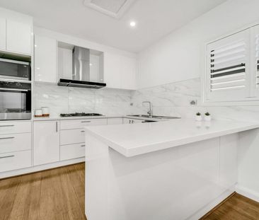 SIMPLE LIVING - Photo 1