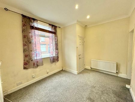2 bedroom terraced house to rent - Photo 4