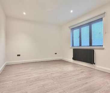 3 bedroom apartment to rent - Photo 4