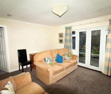 2 bedroom bungalow to rent - Photo 1