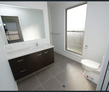 4 BEDROOM FAMILY HOME - Photo 6