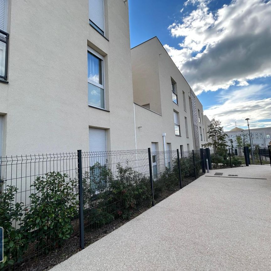 Location Appartement 3 pièces 59m² PORT DE BOUC 13110 - Photo 2