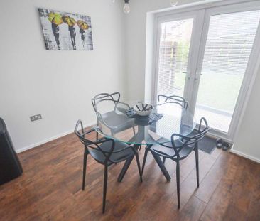 3 bedroom detached house to rent - Photo 3