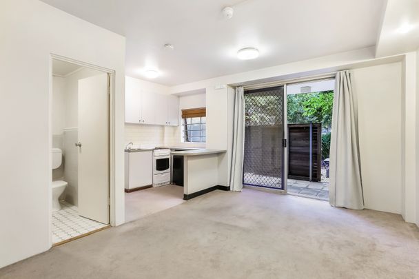 102/4-14 Roslyn Gardens,, Elizabeth Bay NSW 2011 - Studio For Rent | Domain - Photo 1