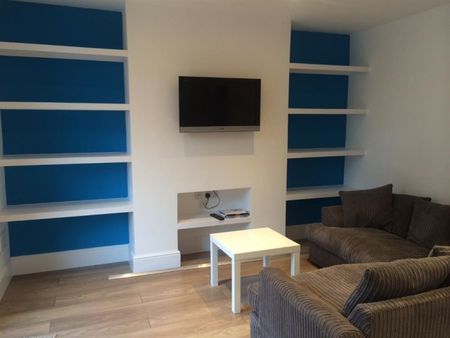 4 bedroom House To Let - Photo 2