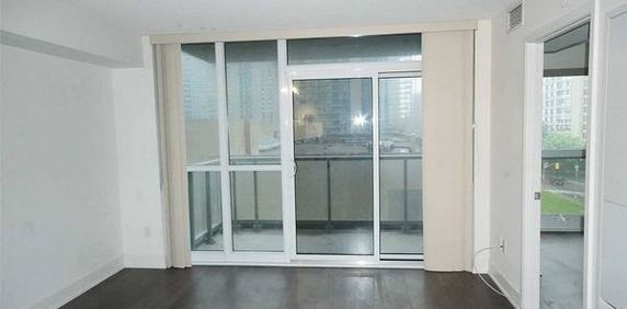 Yonge/Sheppard Beautiful 1Bdrm +Den As 2nd Bdrm Open Concept Kitchen - Photo 2